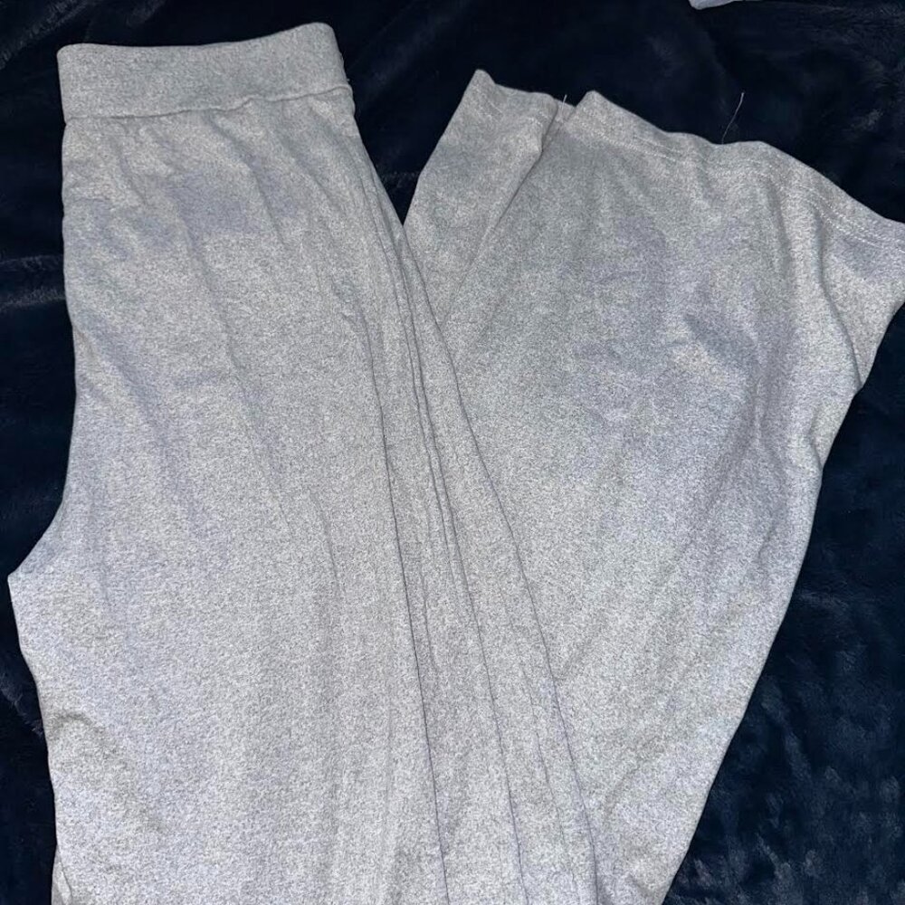 grey leggings
